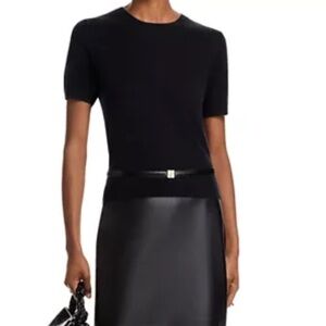 C Bloomingdales Cashmere Black Short Sleeve crew neck Sweater
Size Large